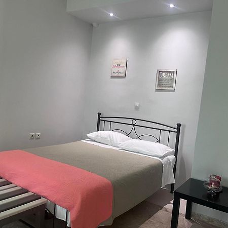 Studios Μιχαλαρεα Kyparissia Buitenkant foto