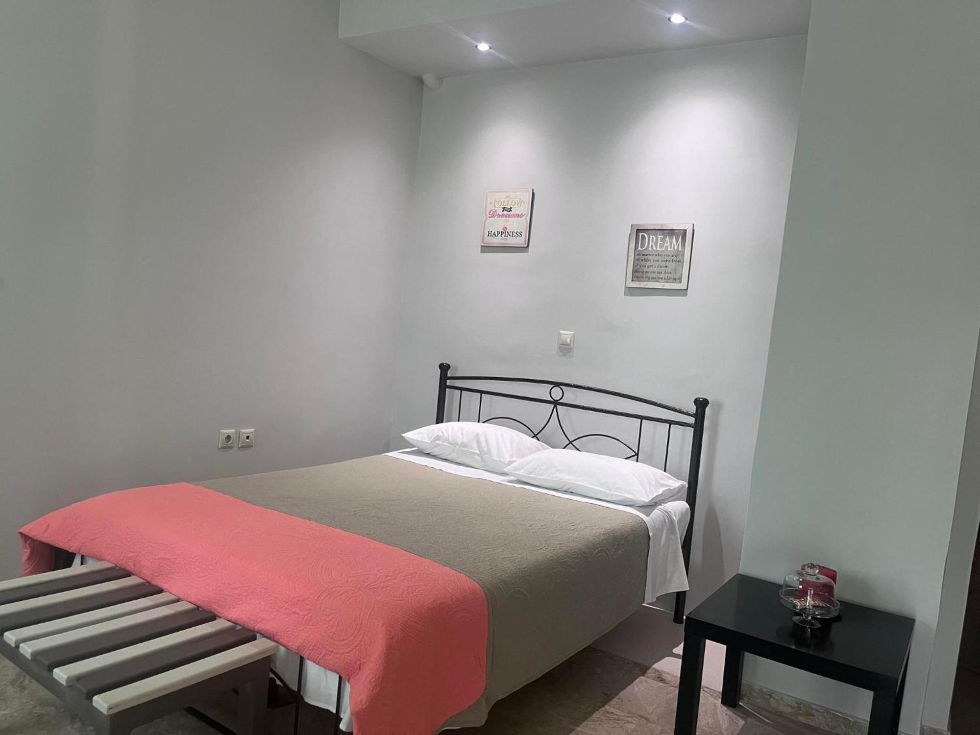 Studios Μιχαλαρεα Kyparissia Buitenkant foto